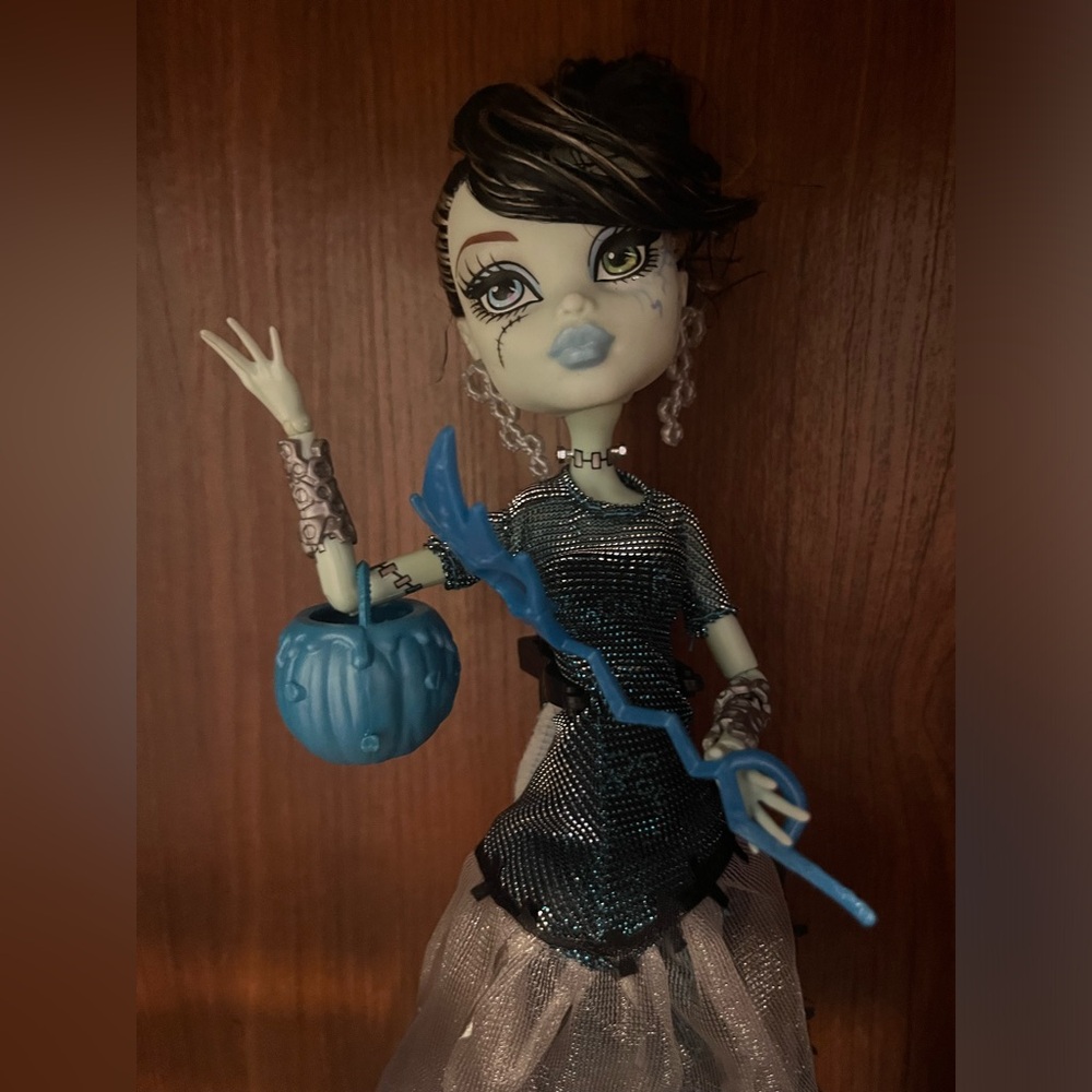 Monster high ghouls rule Frankie - Picture 2 of 5